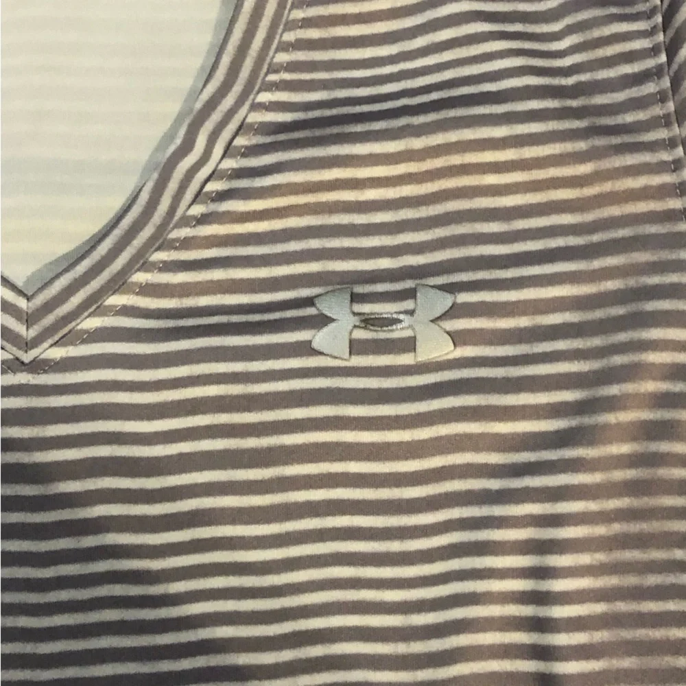 Women’s Under Armour Top - Picture 2 of 4